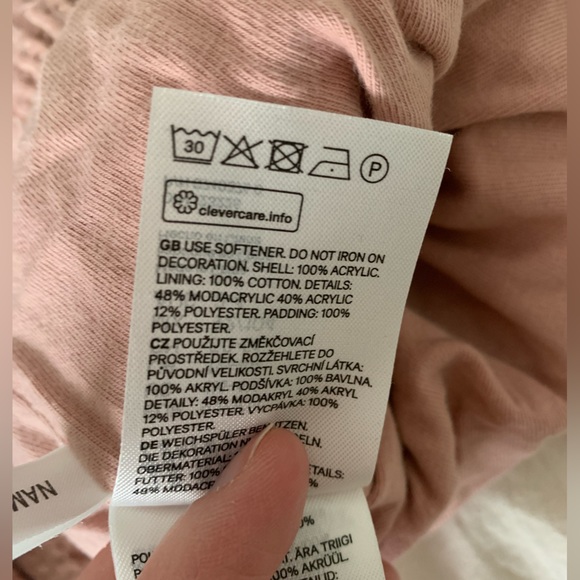 H&M neck warmer and hat - Size 1 1/2-4T - Picture 4 of 4